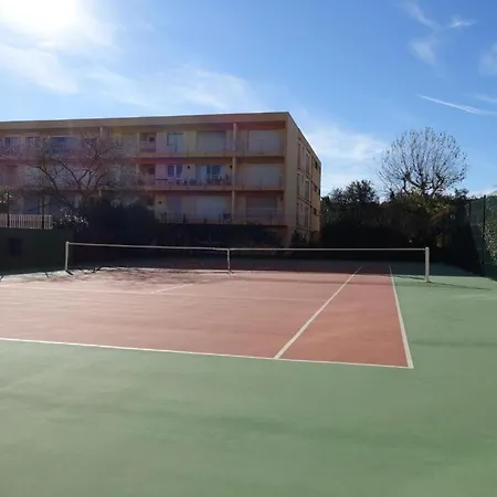 Cyclades Dans Piscine Tennis Boulodrome 아파트 *