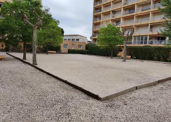 Cyclades Dans Piscine Tennis Boulodrome Lägenhet
